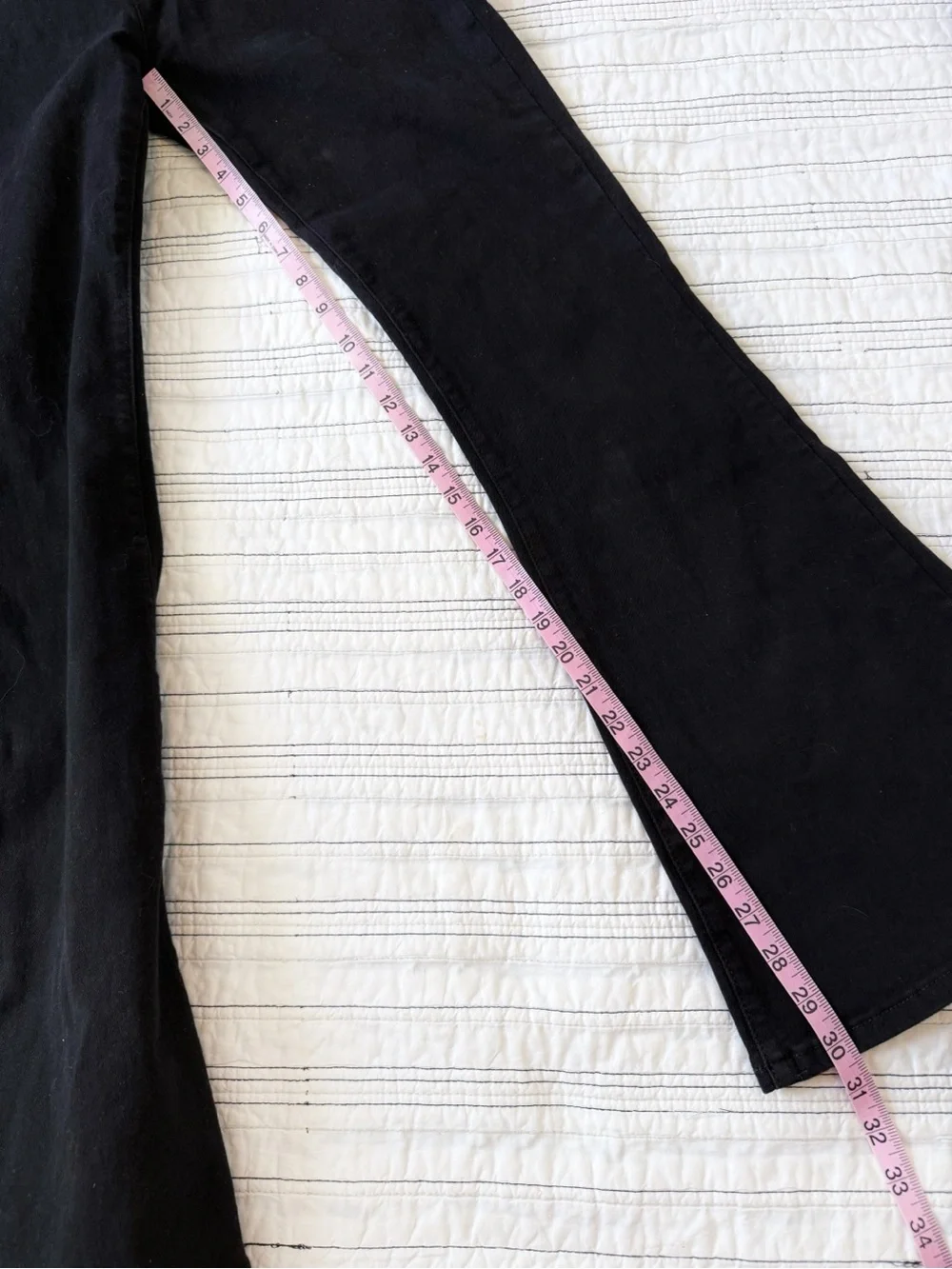 NWT Edikted Olympia Cut Out Buckle Keyhole Flare Jeans Black Size Medium